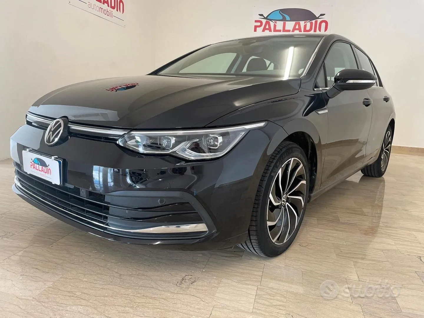 Volkswagen Golf 2022 photo 2