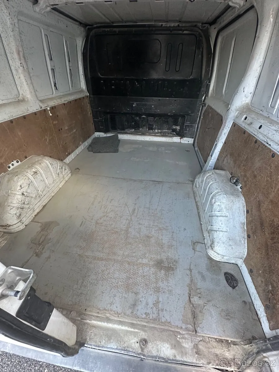 Ford Transit 2028 photo 5