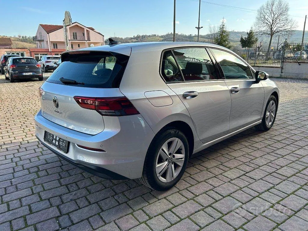 Volkswagen Golf 2023 photo 3