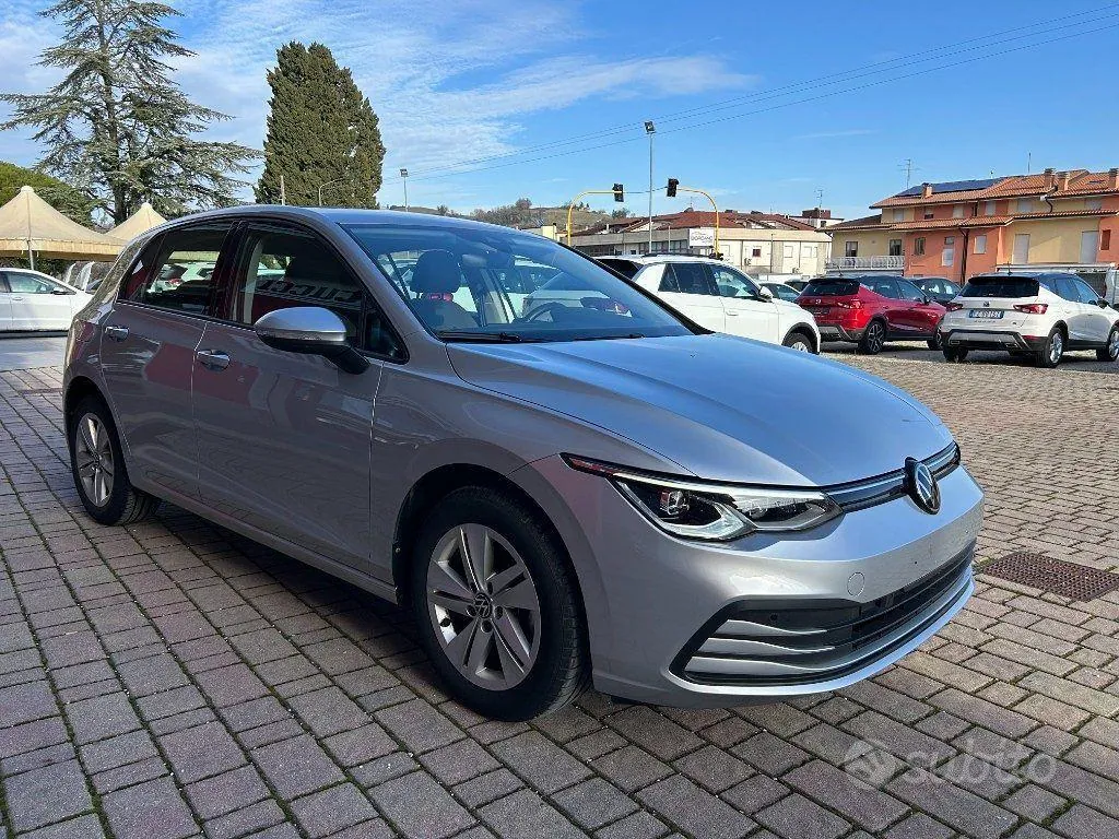 Volkswagen Golf 2023 photo 2