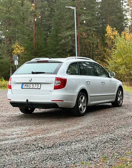 Skoda Superb 2015 photo 3