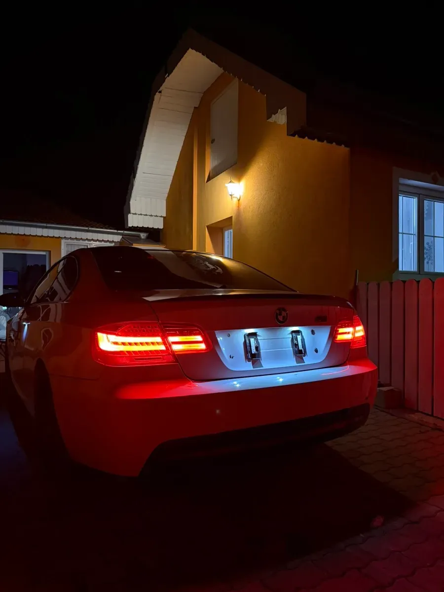 BMW 3 Series 2012 photo 2