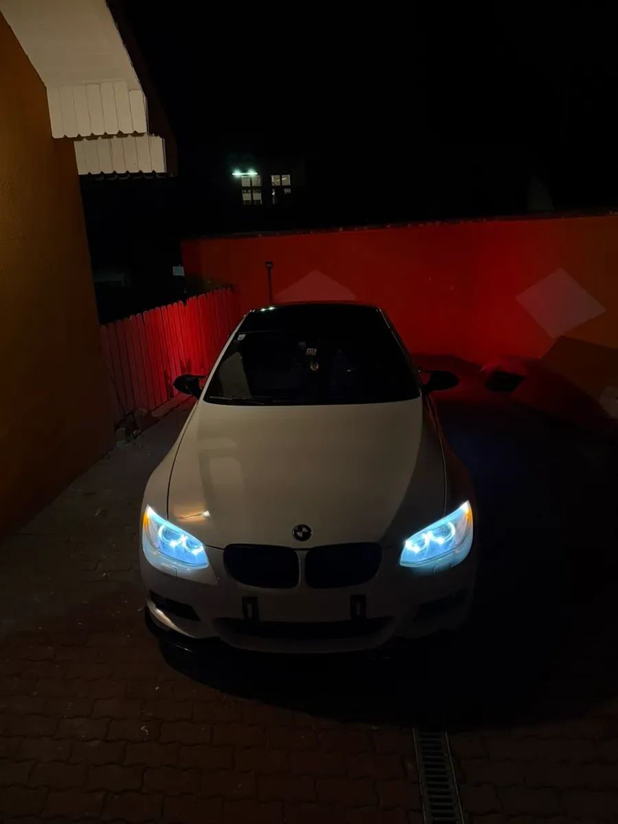 BMW 3 Series 2012 photo 3