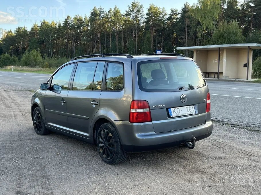 Volkswagen Touran 2004 photo 4