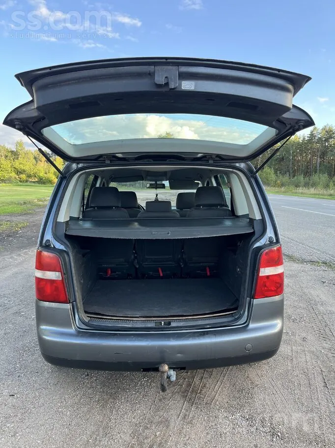 Volkswagen Touran 2004 photo 5