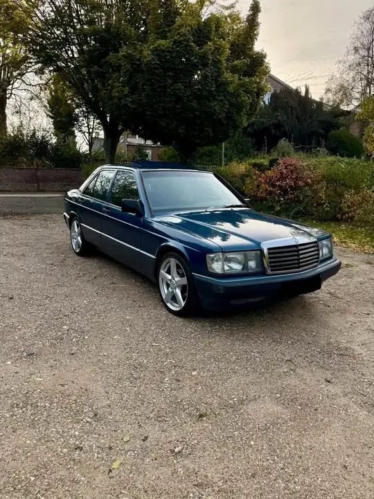 Mercedes-Benz 190E