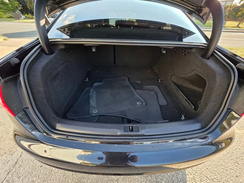 Audi A4 2013 photo 4