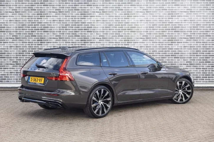 Volvo V60 2023 photo 3
