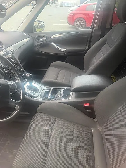 Ford S-Max 2011 photo 2