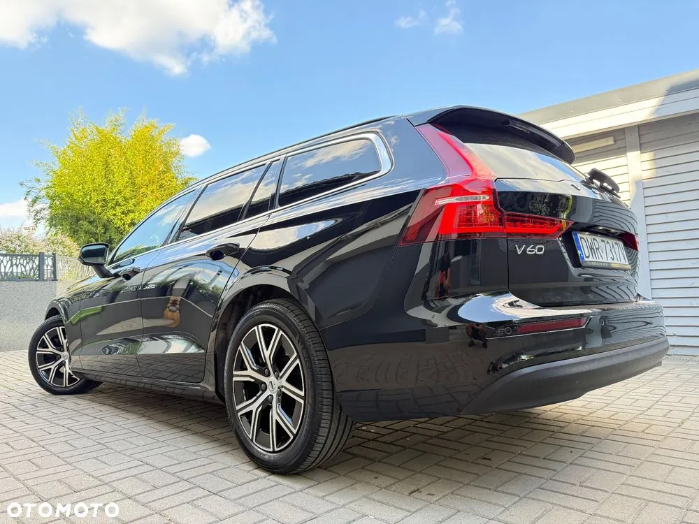 Volvo V60 2022 photo 3