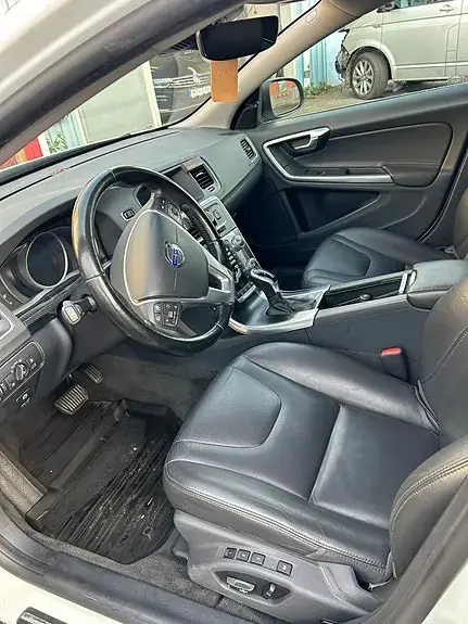 Volvo S60 2015 photo 5