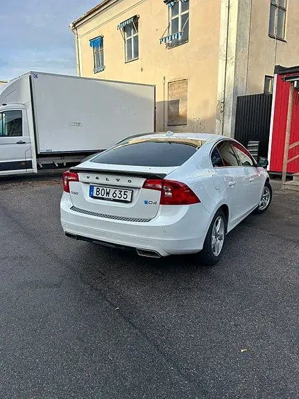 Volvo S60 2015 photo 4