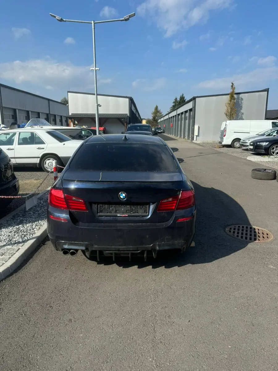 BMW 5 Series 2011 photo 3