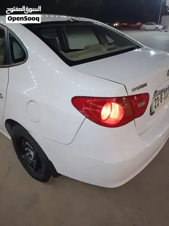 Hyundai Elantra 2011 photo 3