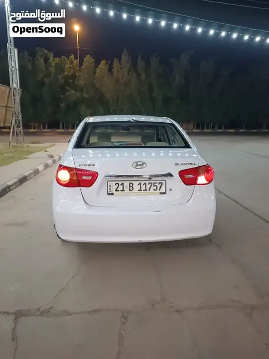 Hyundai Elantra 2011 photo 2