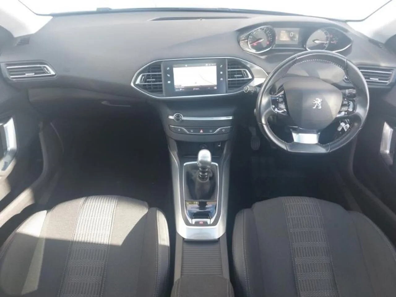 Peugeot 308 2019 photo 3
