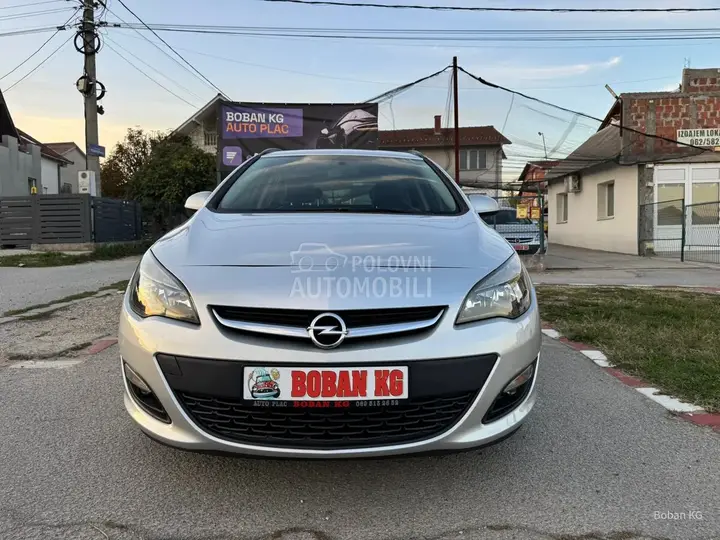 Opel Astra J 2015 photo 2