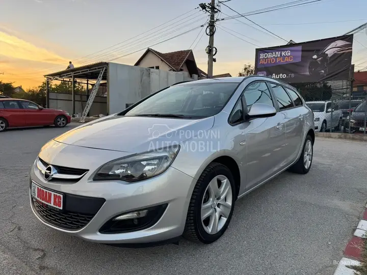 Opel Astra J 2015 photo 3
