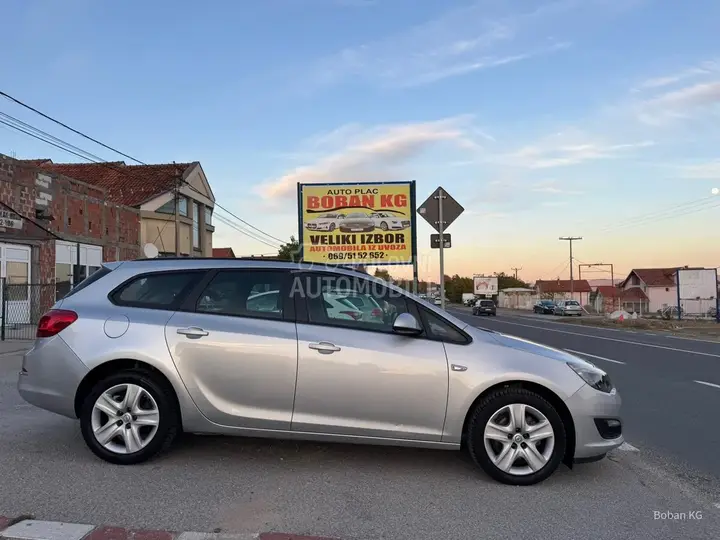 Opel Astra J 2015 photo 4