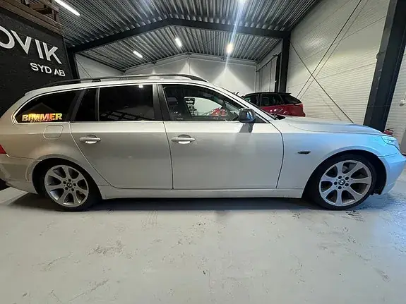 BMW 523I