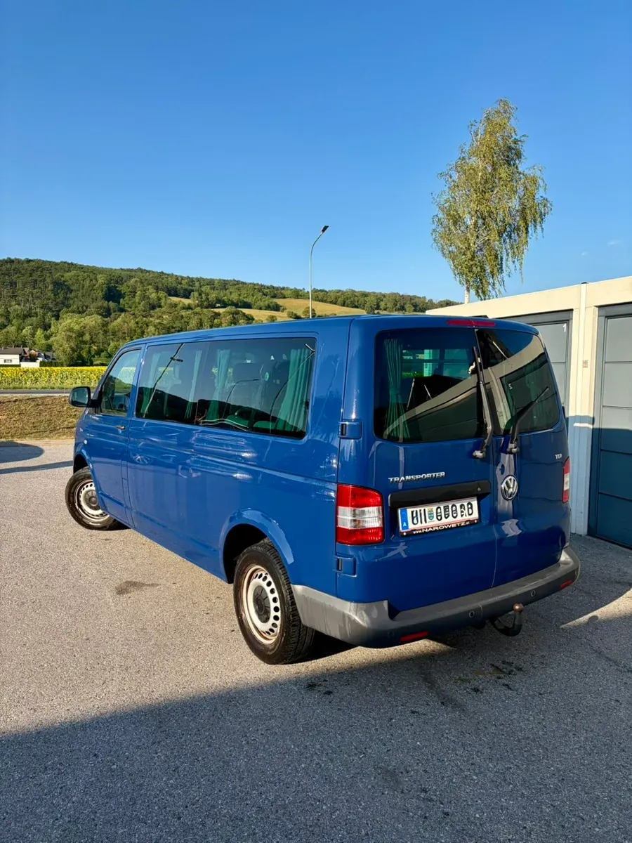 Volkswagen T5 2010 photo 3