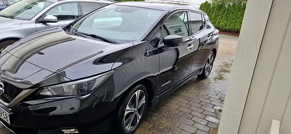Nissan Leaf 2018 photo 2