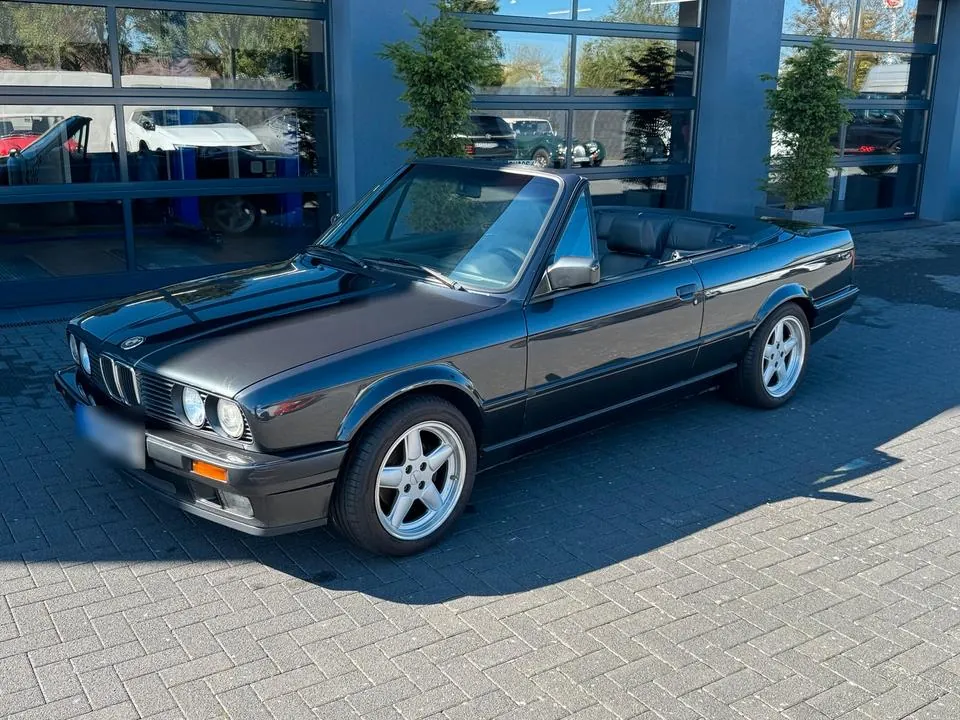 BMW E30