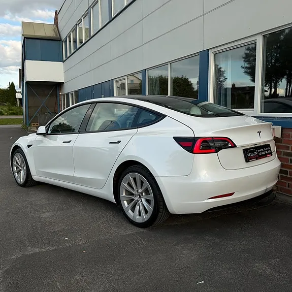 Tesla Model 3 2021 photo 3
