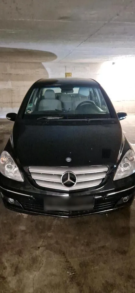 Mercedes-Benz B 200