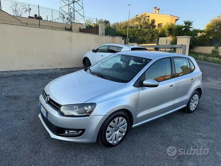 Volkswagen Polo 2013 photo 2