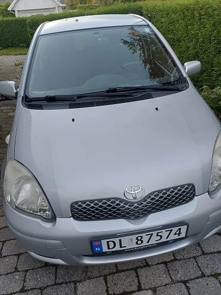Toyota Yaris 2005 photo 2