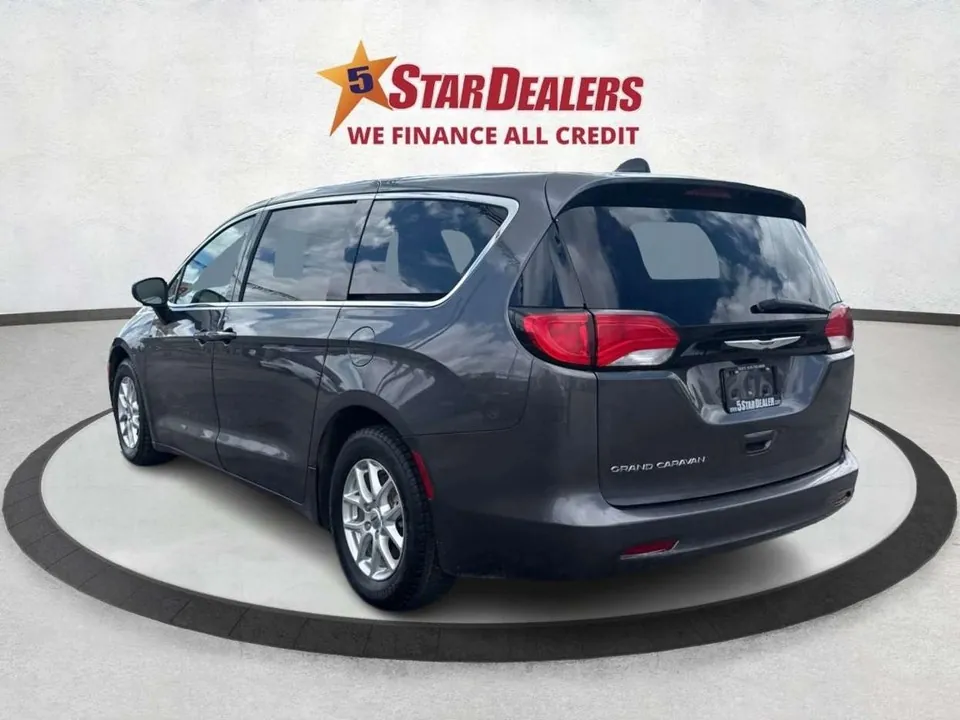 Chrysler Grand Caravan 2023 photo 5