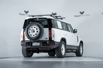 Land Rover Defender 2022 photo 4