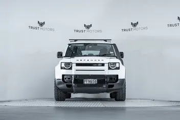 Land Rover Defender 2022 photo 5