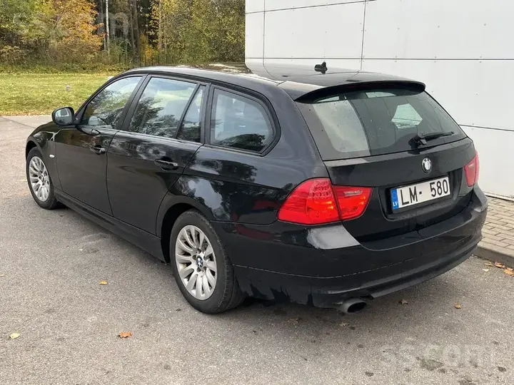 BMW 320D 2009 photo 3