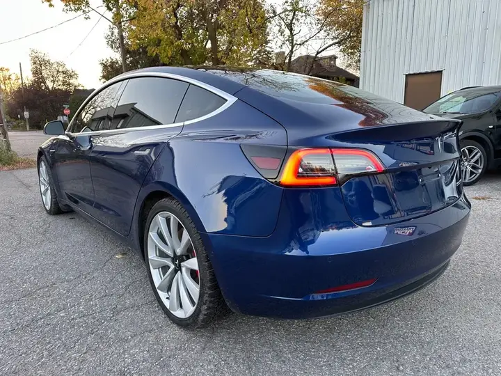 Tesla Model 3 2019 photo 3