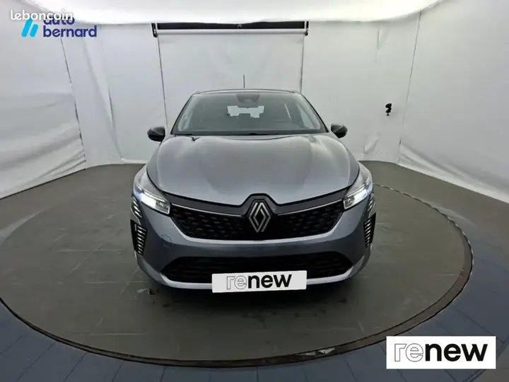 Renault Clio 2023 photo 2