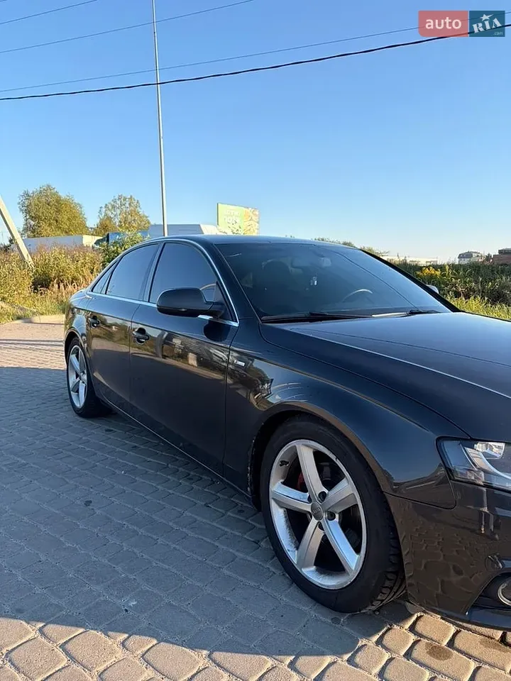 Audi A4 2010 photo 2