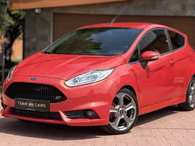 Ford Fiesta 2014 photo 2