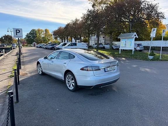 Tesla Model S 2013 photo 4