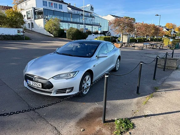 Tesla Model S 2013 photo 2