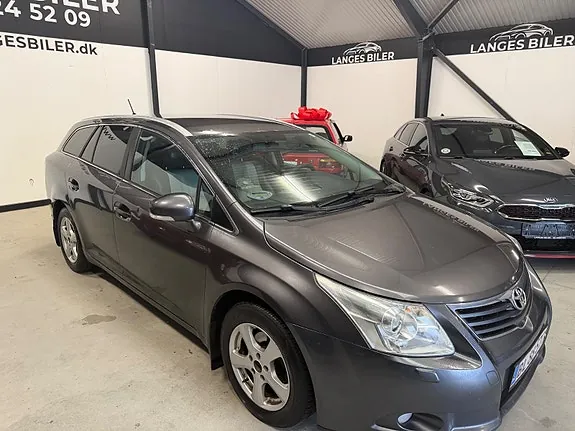Toyota Avensis 2011 photo 2
