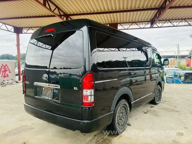 Toyota Hiace 2020 photo 4