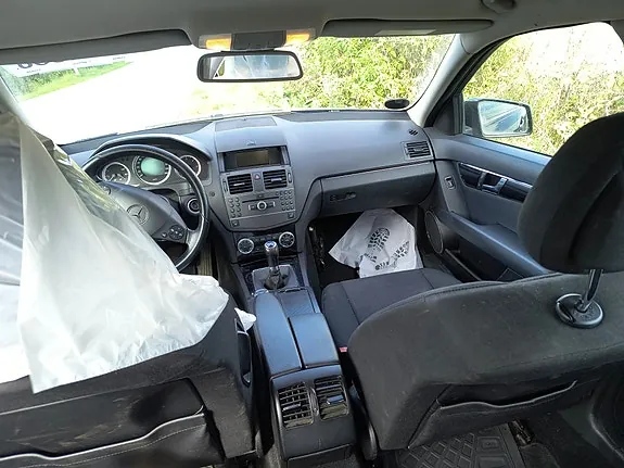 Mercedes-Benz C200 2010 photo 4