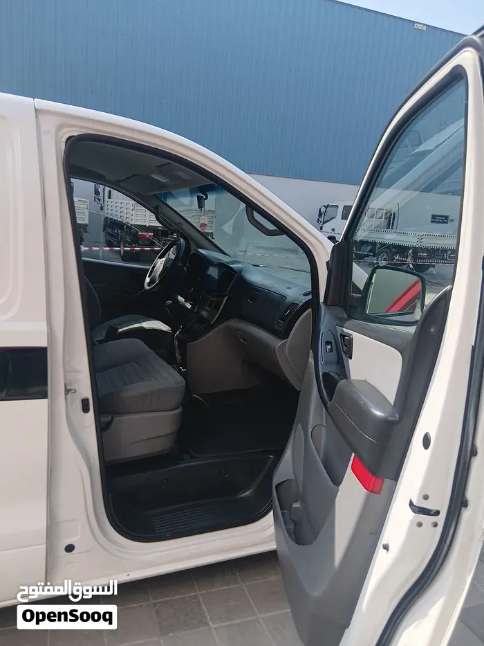 Hyundai H1 2020 photo 3