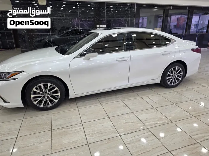 Lexus Es 300 2022 photo 4