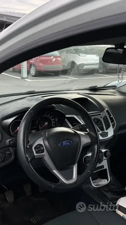 Ford Fiesta 2011 photo 5