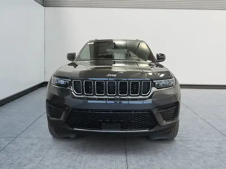 Jeep Grand Cherokee 2026 photo 2