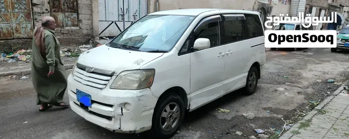 Toyota Voxy 2006 photo 5