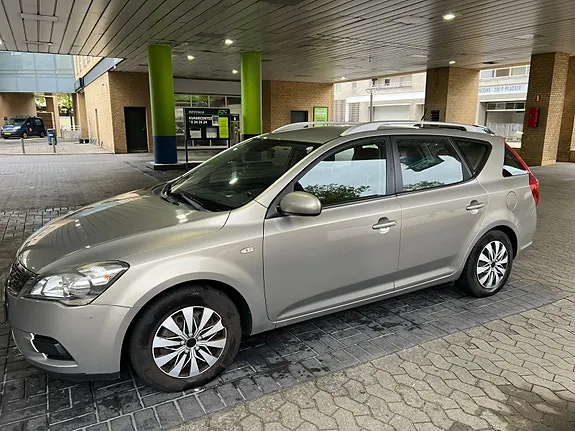 Kia Ceed 2011 photo 2